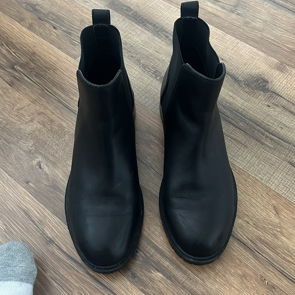 Steve Madden Black Booties - Picture 2 of 4